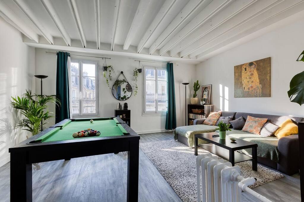 Nice Flat With Billard And View Paris Bagian luar foto