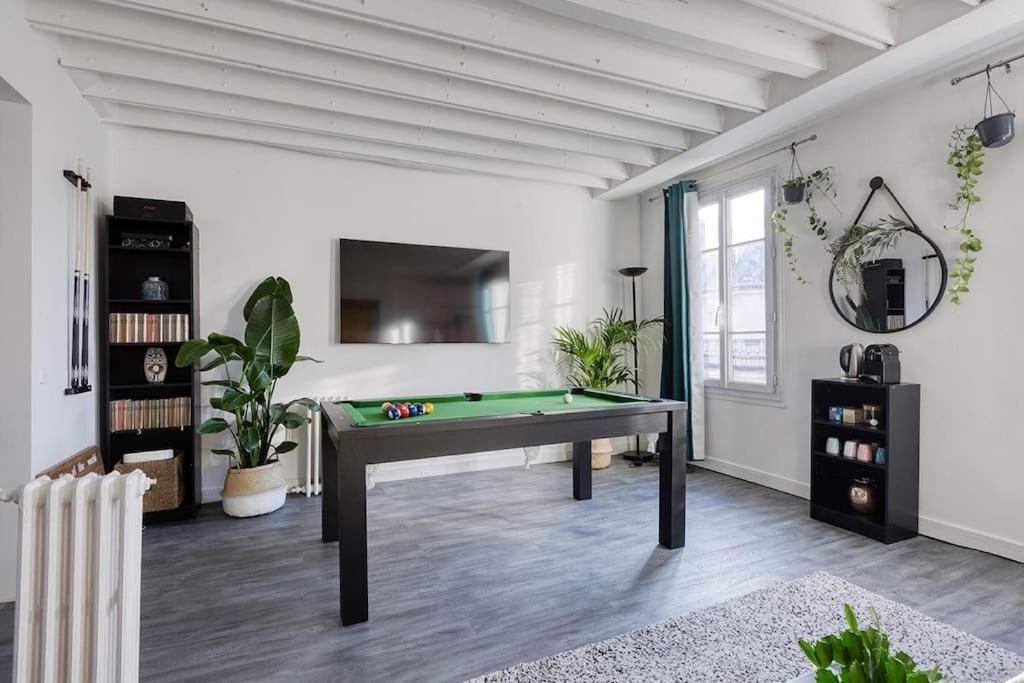 Nice Flat With Billard And View Paris Bagian luar foto